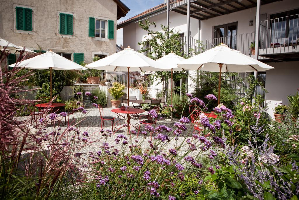 Couette-café Le Coq Chantant B&b&boutique St-livres