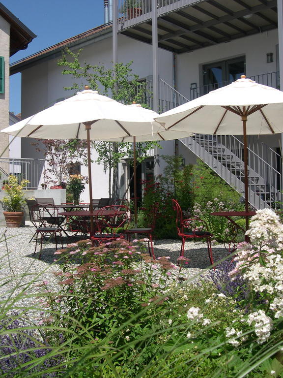 Couette-café Le Coq Chantant B&b&boutique St-livres